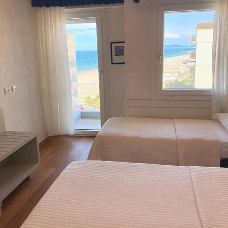 Hotel Diplomatic Riccione Dış mekan fotoğraf