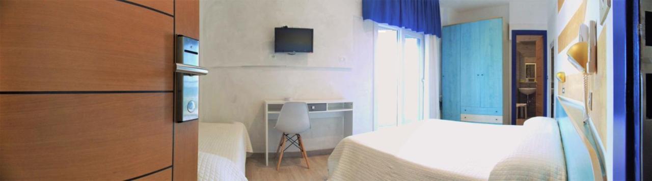 Hotel Diplomatic Riccione Dış mekan fotoğraf