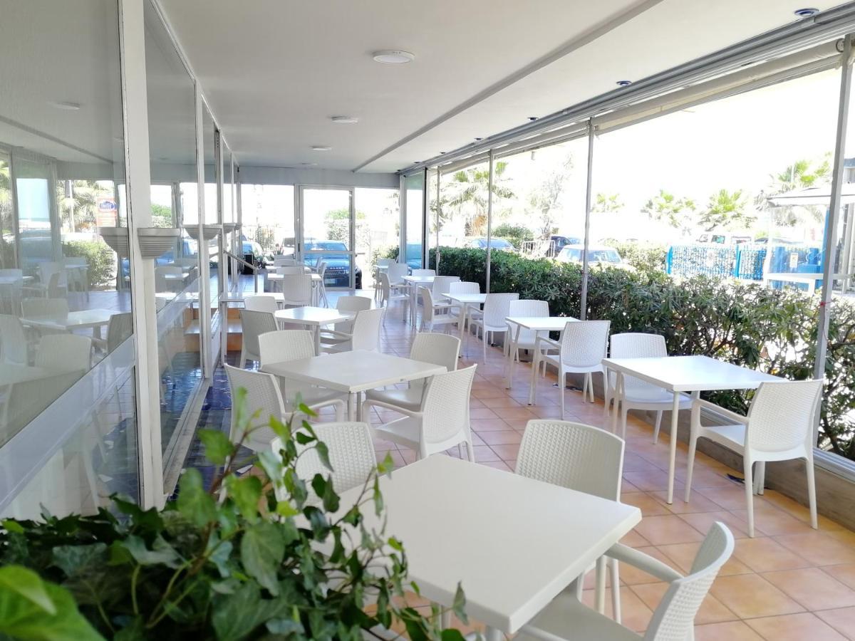 Hotel Diplomatic Riccione Dış mekan fotoğraf