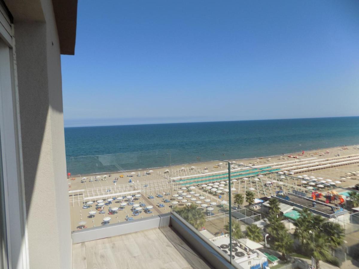 Hotel Diplomatic Riccione Dış mekan fotoğraf