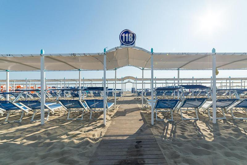 Hotel Diplomatic Riccione Dış mekan fotoğraf