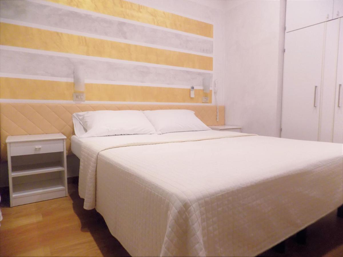 Hotel Diplomatic Riccione Dış mekan fotoğraf