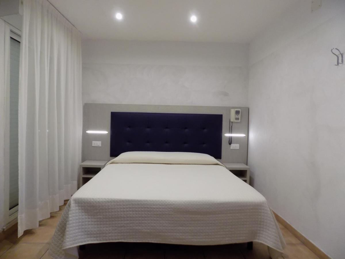 Hotel Diplomatic Riccione Dış mekan fotoğraf
