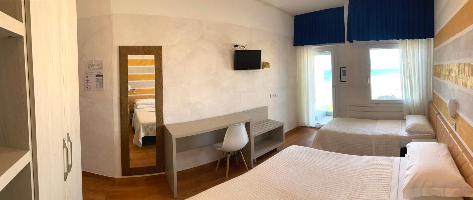 Hotel Diplomatic Riccione Dış mekan fotoğraf