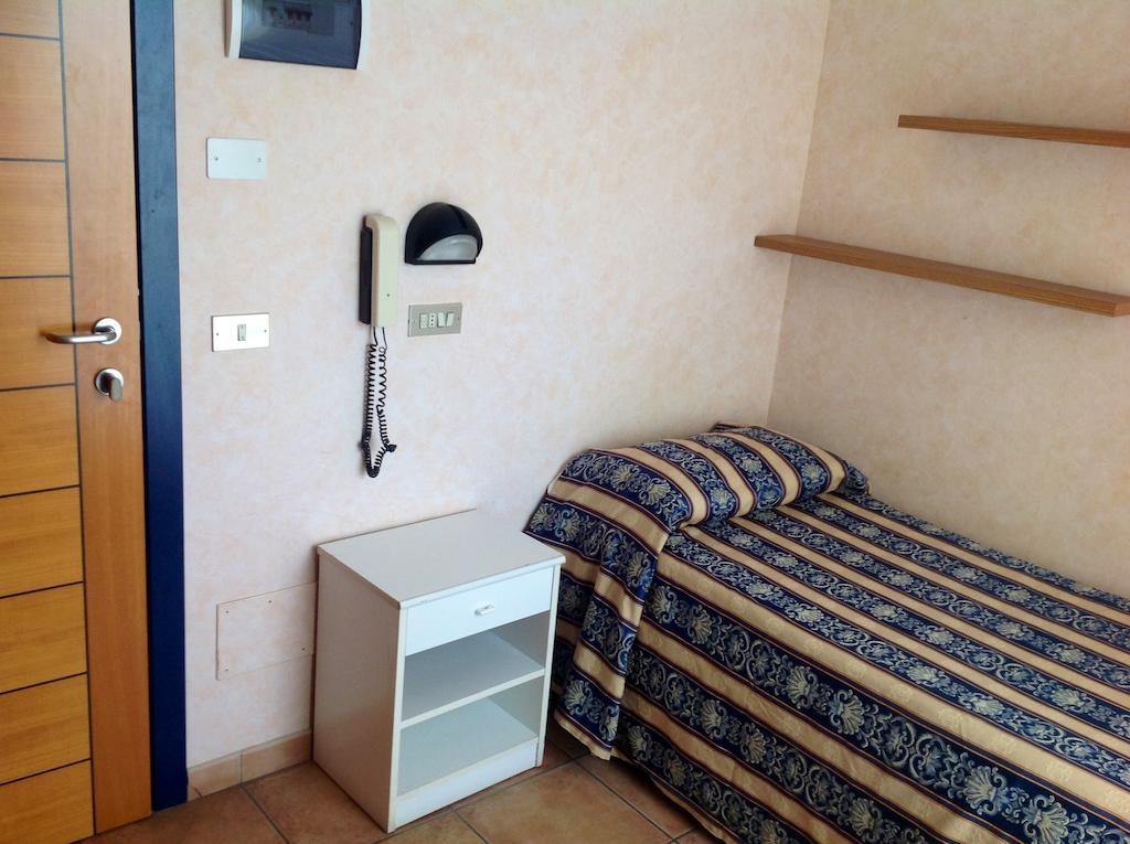 Hotel Diplomatic Riccione Oda fotoğraf