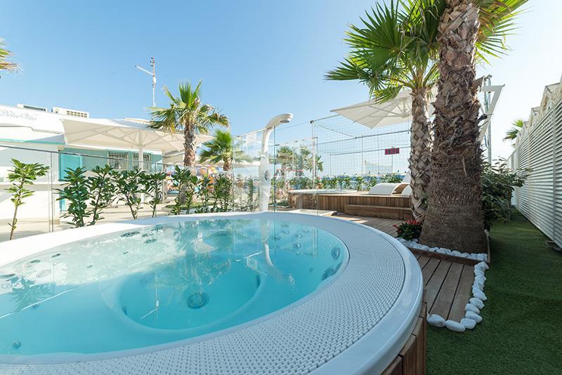 Hotel Diplomatic Riccione Dış mekan fotoğraf
