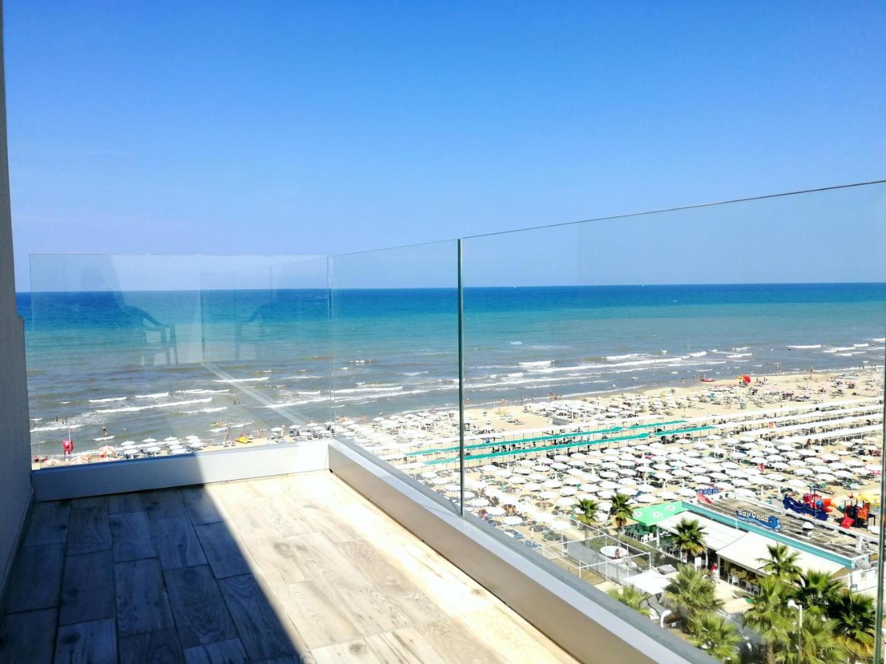 Hotel Diplomatic Riccione Dış mekan fotoğraf
